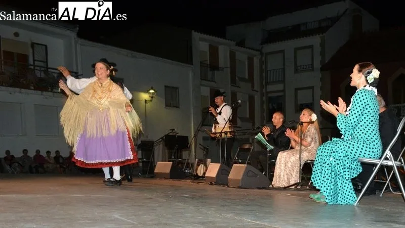 El folclore charro y el andaluz se unieron en las canciones y bailes 