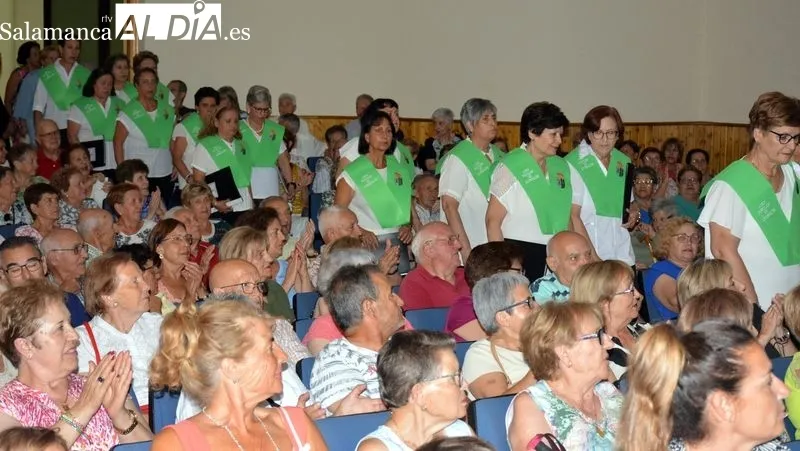 Foto 11 - Adela Villoria resalta las peculiaridades del pueblo de Lumbrales en el preg&oacute;n de las fiestas del 2023
