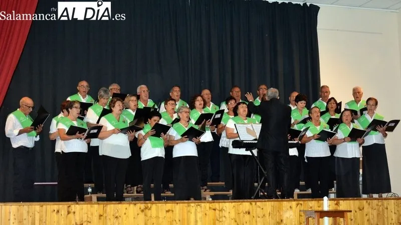 Foto 8 - Adela Villoria resalta las peculiaridades del pueblo de Lumbrales en el preg&oacute;n de las fiestas del 2023