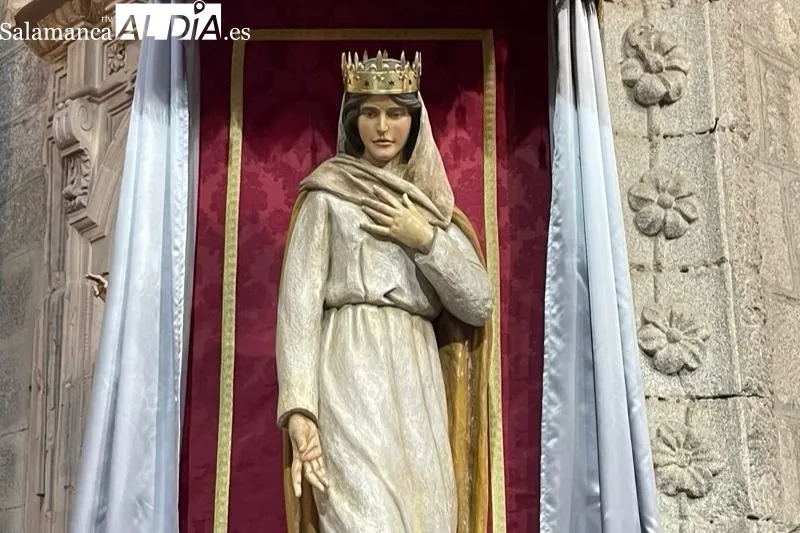 La iglesia parroquial acogía la presentación de la patrona de Peñaranda, Santa María Reina
