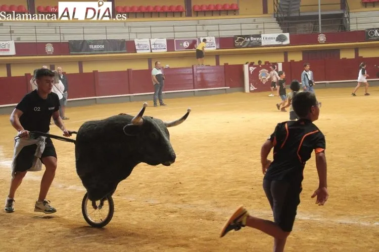 Foto 10 - Los m&aacute;s peque&ntilde;os comienzan su gran d&iacute;a con un encierro infantil