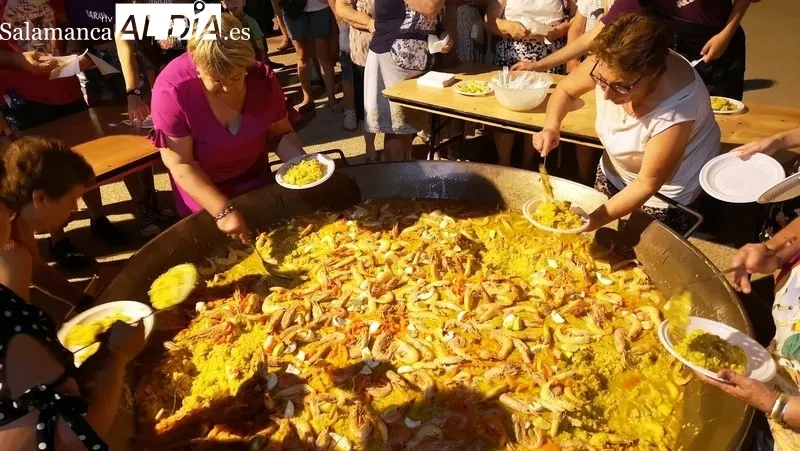 Foto 7 - La Fregeneda abre sus fiestas de verano con una paella multitudinaria