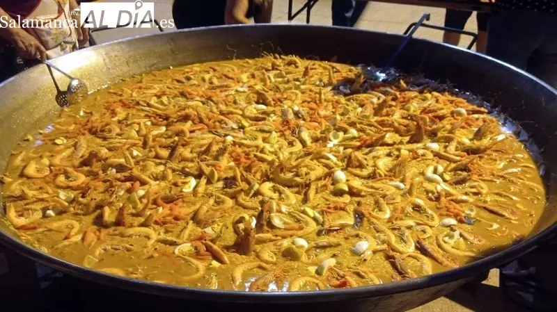 Foto 6 - La Fregeneda abre sus fiestas de verano con una paella multitudinaria