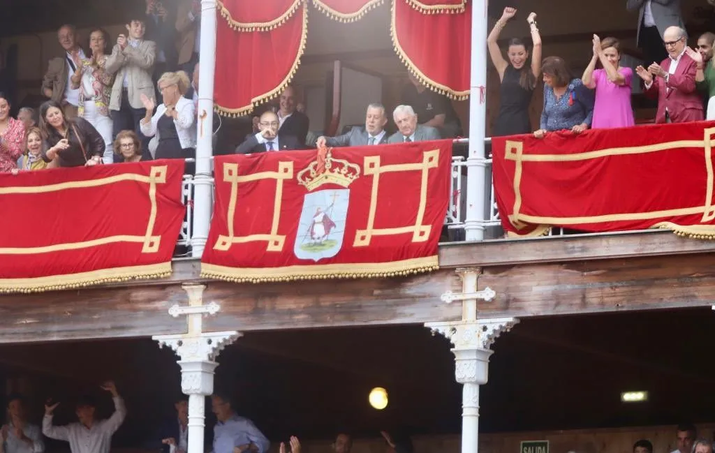 Faena de El Juli a Caritativo en Gijón | Fotos: Circuitos Taurinos