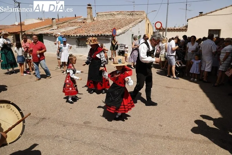 Gran animación en Doñinos de Salamanca con bailes charros incluidos. Foto de David Sañudo