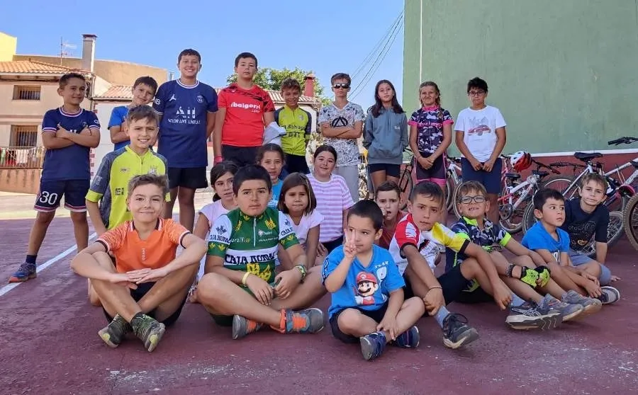Foto 2 - Unos 25 ni&ntilde;os realizan una ruta BTT en El Sah&uacute;go