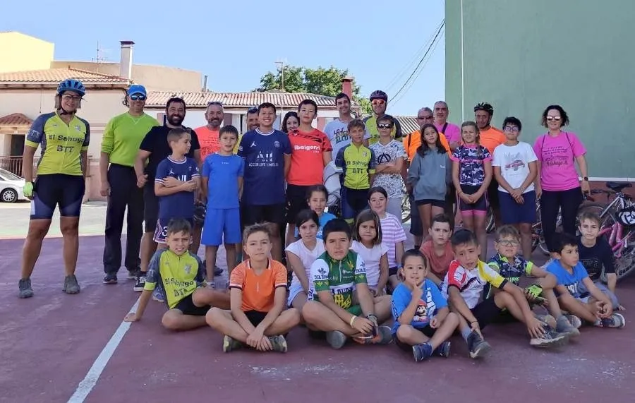 Foto 3 - Unos 25 ni&ntilde;os realizan una ruta BTT en El Sah&uacute;go