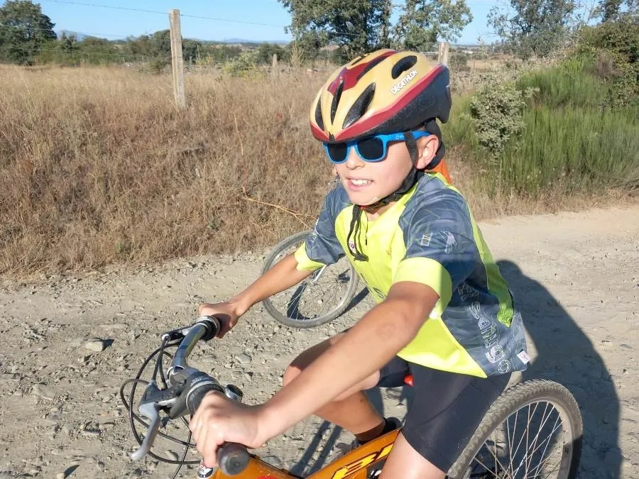Foto 10 - Unos 25 ni&ntilde;os realizan una ruta BTT en El Sah&uacute;go