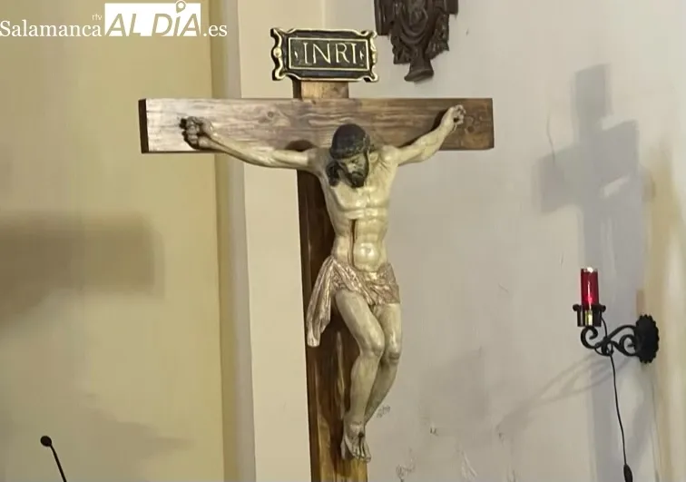 Alejandra del Barrio Luna ha sido la encargada de restaurar al Crucificado de Bóveda del Rio Almar