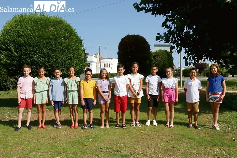 Corte de Honor infantil al completo