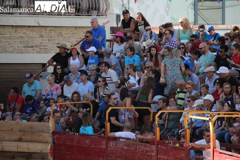 Bonito y emocionante encierro de Valrubio en Villarino de los Aires / CORRAL Y SÁNCHEZ 