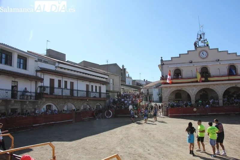 Bonito y emocionante encierro de Valrubio en Villarino de los Aires / CORRAL Y SÁNCHEZ 