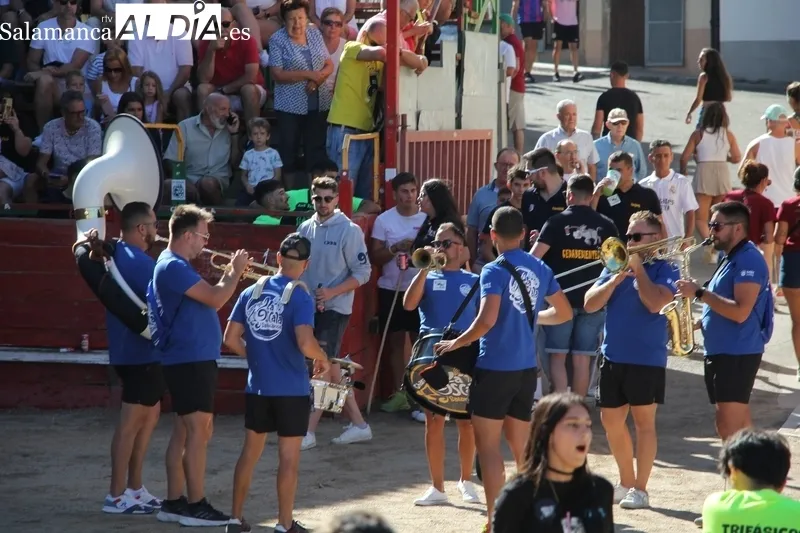 Bonito y emocionante encierro de Valrubio en Villarino de los Aires / CORRAL Y SÁNCHEZ 