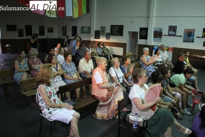 Actuación de Toño Blázquez en Yecla de Yeltes organizada por la Asociación Cultural 'La Muralla'  / CORRAL 