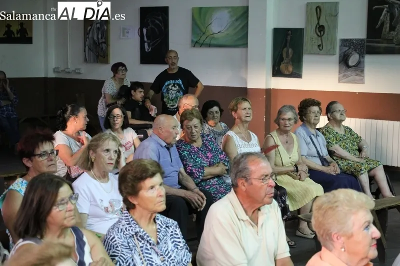 Actuación de Toño Blázquez en Yecla de Yeltes organizada por la Asociación Cultural 'La Muralla'  / CORRAL 