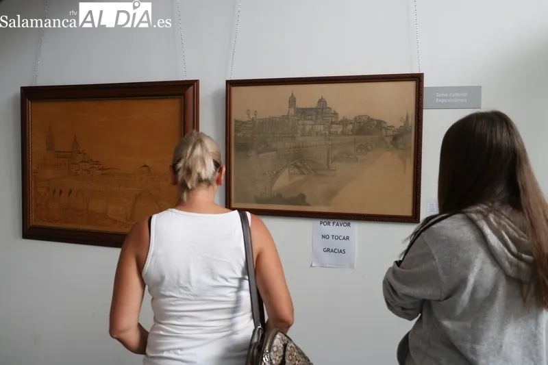 La exposición de pirograbado 'El arte del fuego' estará en el edificio San Nicolás de Vitigudino hasta el 31 de agosto / CORRAL