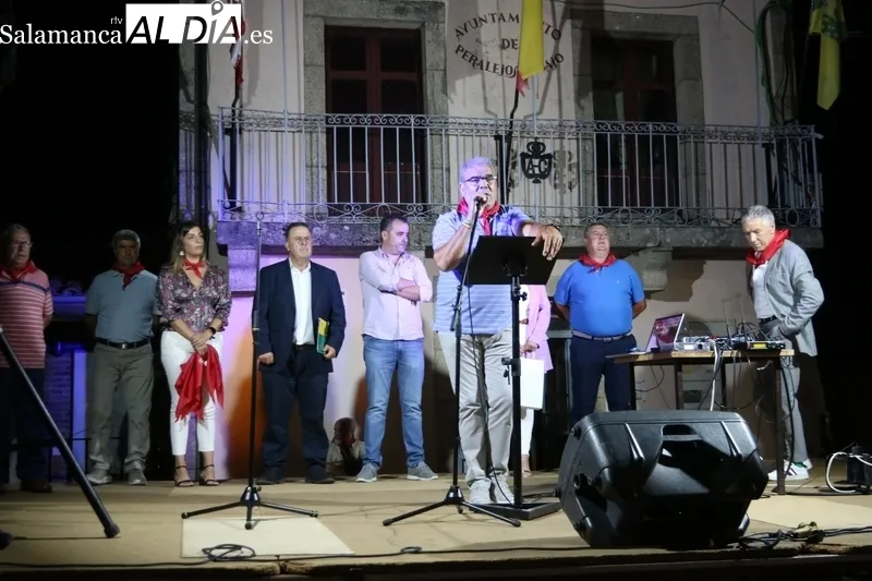 Pregón de fiestas en Peralejos de Abajo a cargo de Dehesa Grande / CORRAL