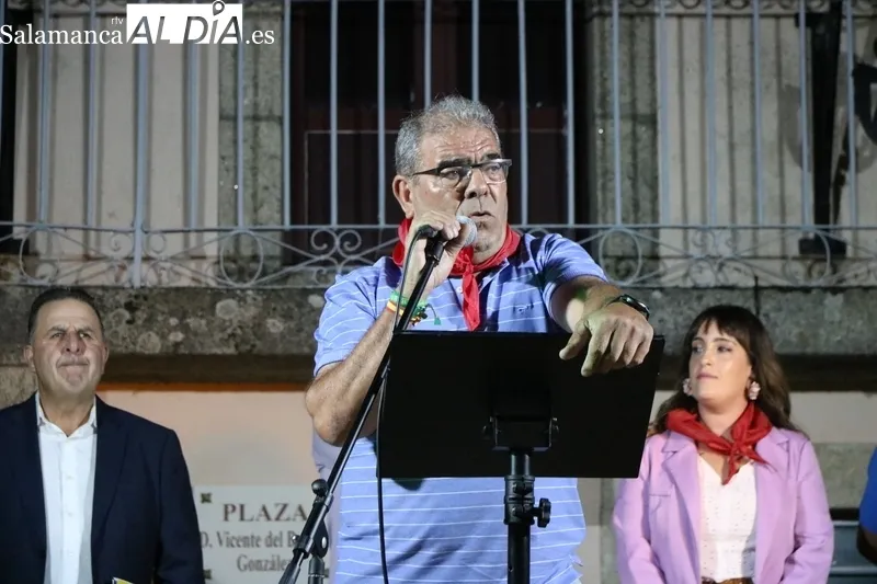 Pregón de fiestas en Peralejos de Abajo a cargo de Dehesa Grande / CORRAL