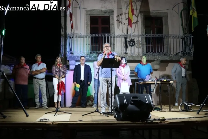 Pregón de fiestas en Peralejos de Abajo a cargo de Dehesa Grande / CORRAL