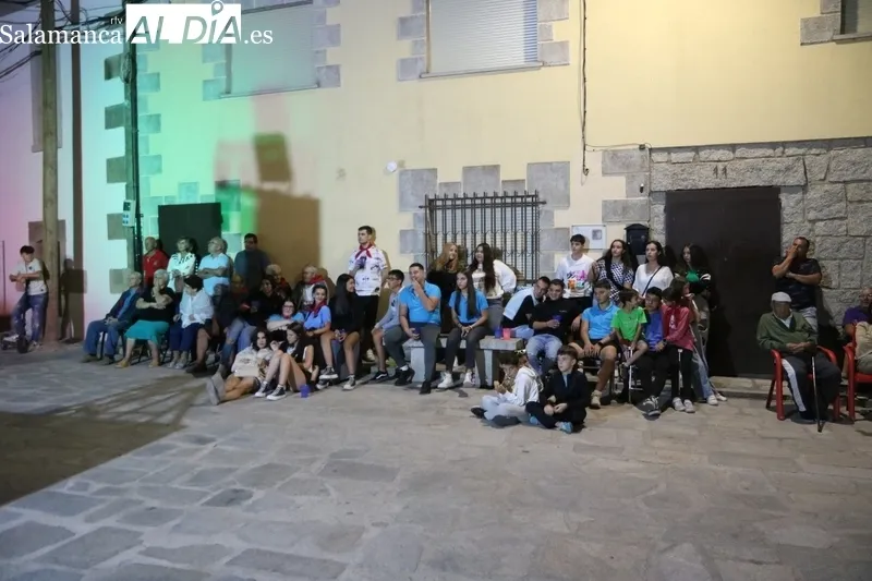 Pregón de fiestas en Peralejos de Abajo a cargo de Dehesa Grande / CORRAL
