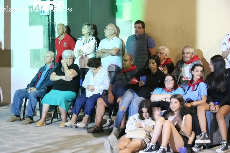 Pregón de fiestas en Peralejos de Abajo a cargo de Dehesa Grande / CORRAL