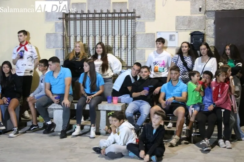 Pregón de fiestas en Peralejos de Abajo a cargo de Dehesa Grande / CORRAL
