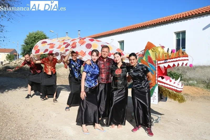Desfile de carrozas en Cerralbo / CORRAL