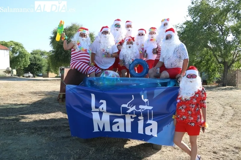 Desfile de carrozas en Cerralbo / CORRAL