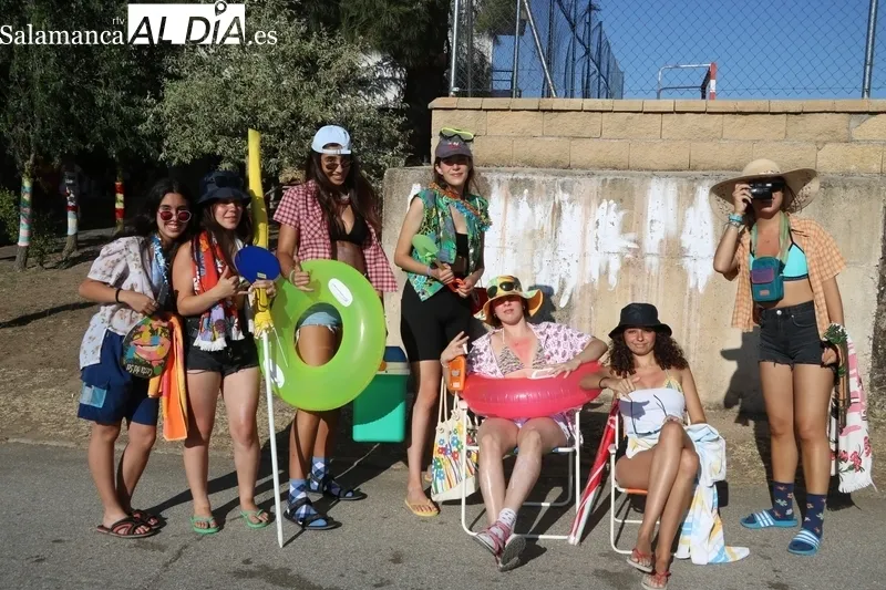 Desfile de carrozas en Cerralbo / CORRAL