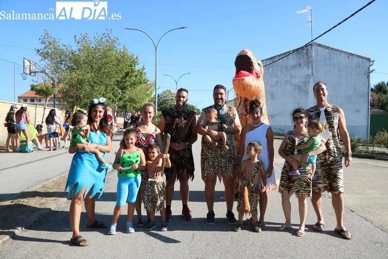 Desfile de carrozas en Cerralbo / CORRAL