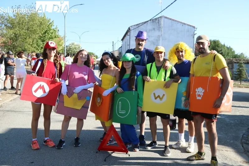 Desfile de carrozas en Cerralbo / CORRAL