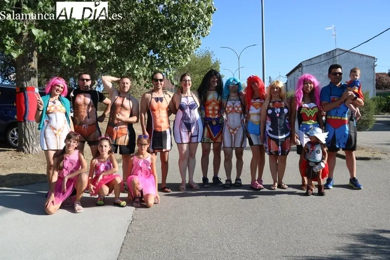 Desfile de carrozas en Cerralbo / CORRAL