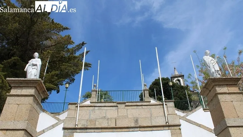 Multitud de peregrinos acuden a uno de los santuarios marianos más importantes de Portugal | FOTOS: MARTÍN-GARAY
