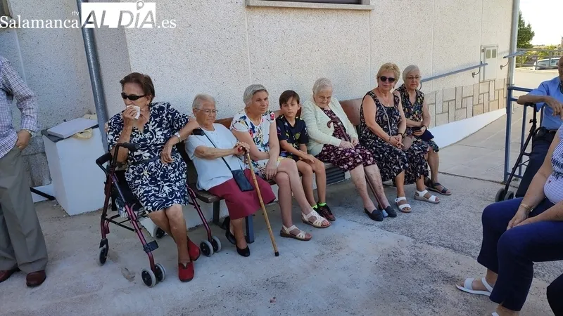 Homenaje a los mayores en Bañobárez  / CORRAL