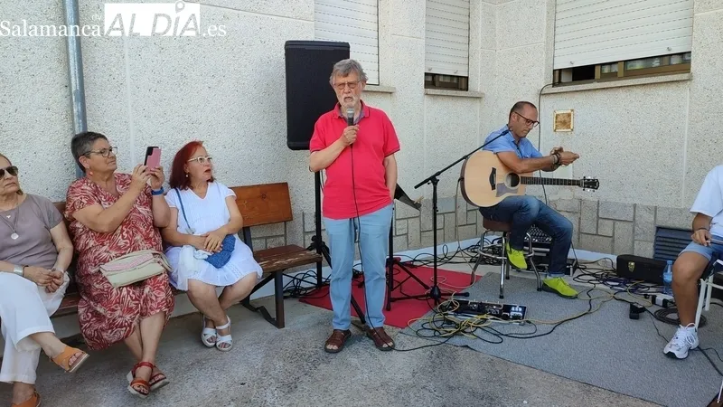 Homenaje a los mayores en Bañobárez  / CORRAL
