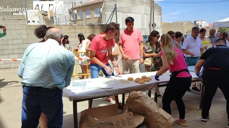 Vitigudino respondía masivamente a la llamada de la Cofradía San Nicolás de Bari / CORRAL