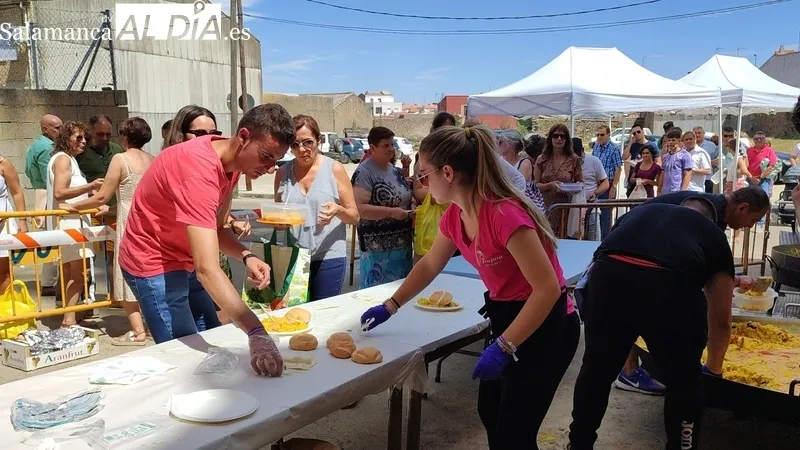 Vitigudino respondía masivamente a la llamada de la Cofradía San Nicolás de Bari / CORRAL