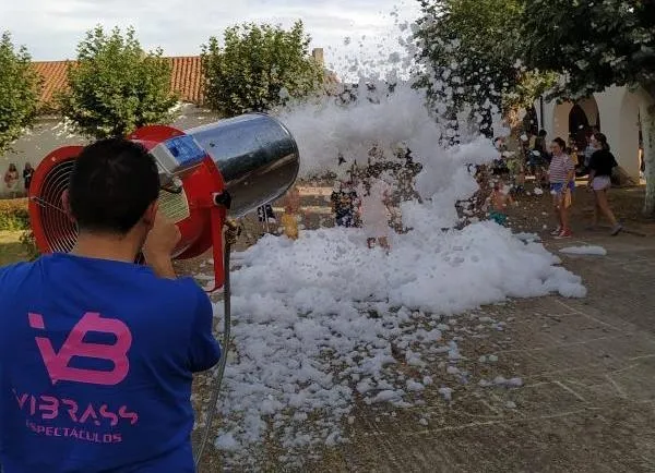 Foto 7 - &Aacute;gueda estrena sus fiestas de verano con m&aacute;s involucrados de lo esperado