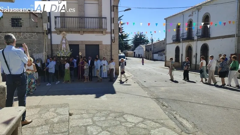 Los actos religiosos en honor a la Virgen de los Caballeros daban paso a dos encierros con novillos de Galache / CORRAL 