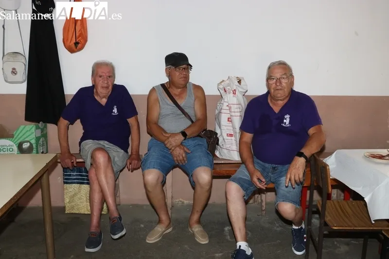 El Ayuntamiento de Peralejos de Abajo rinde homenaje a los mayores con una suculenta comida