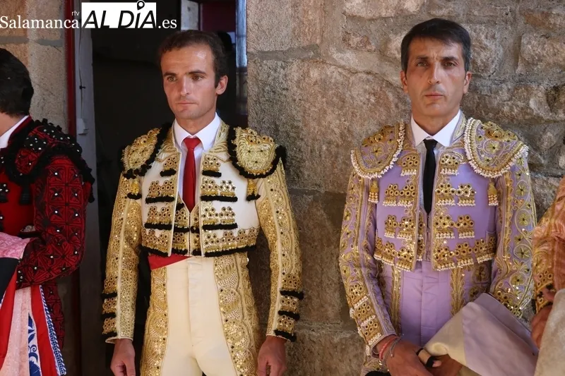 Oreja de peso para Damián Castaño en Vitigudino y salida a hombros de Sergio Galán