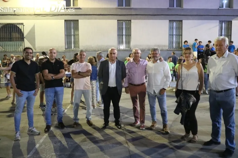 Arrancan las fiestas de Cipérez con el pregón de la peña Pichotes  / CORRAL