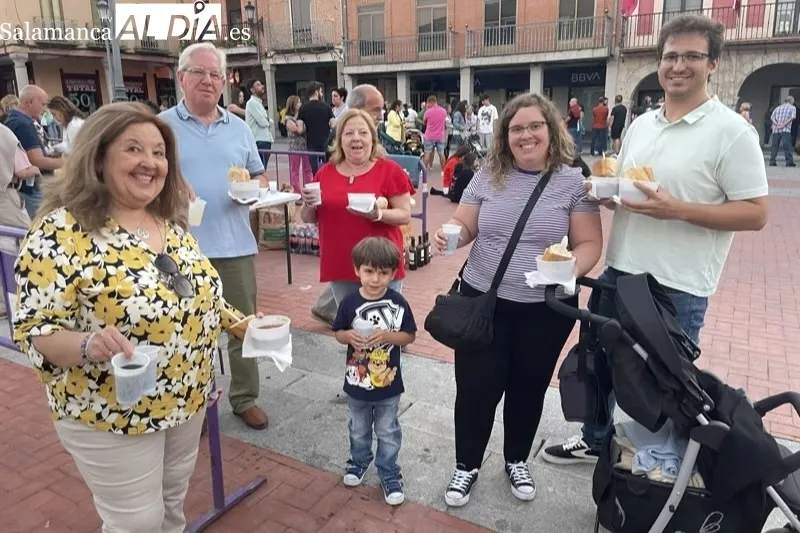 Foto 2 - Multitudinario adi&oacute;s a las ferias y fiestas con una animada caldereta de carne de novillo
