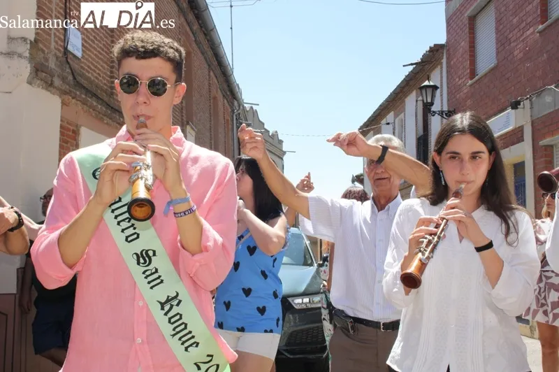 Macotera ha celebrado un año más su multitudinaria procesión de San Roque
