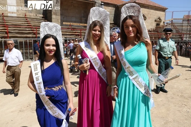 Procesión de San Bartolo por las calles de Aldeadávila de la Ribera / FOTOS: CORRAL Y SAIRA ANDRÉS