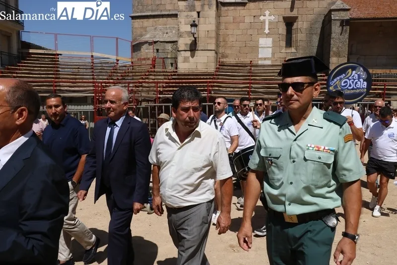 Procesión de San Bartolo por las calles de Aldeadávila de la Ribera / FOTOS: CORRAL Y SAIRA ANDRÉS