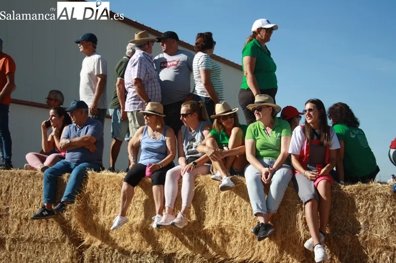 Macotera ha vivido su tradicional encierro a caballo