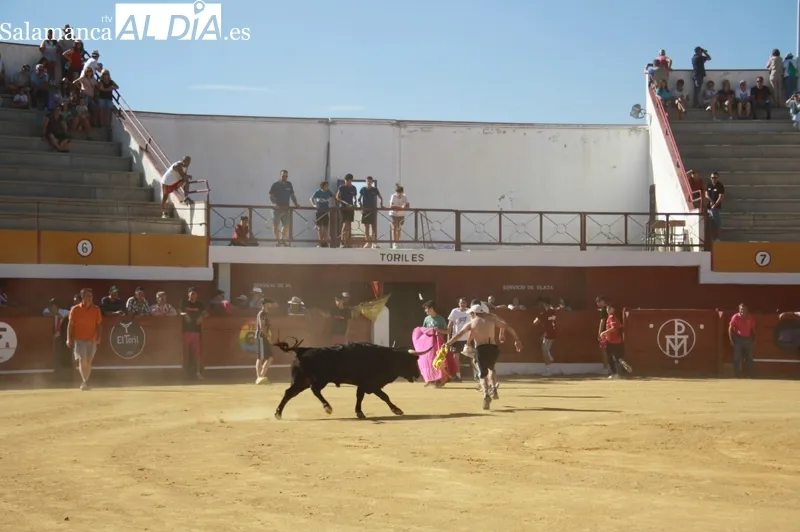 Macotera ha vivido su tradicional encierro a caballo