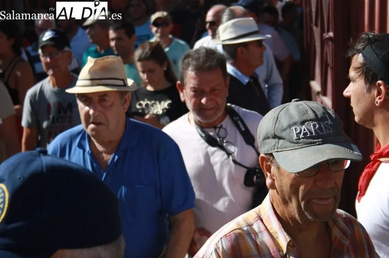 Macotera ha vivido su tradicional encierro a caballo