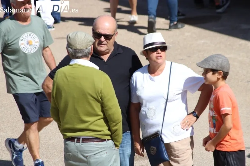 Bonito y veloz encierro a caballo en Villavieja de Yeltes / CORRAL Y MARIBEL SÁNCHEZ